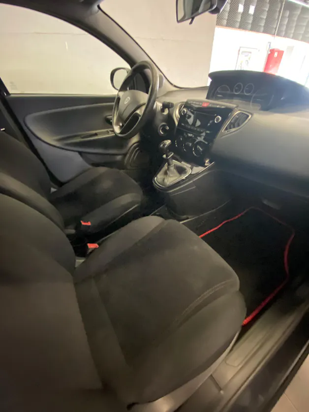 Lancia Ypsilon 1.2 Platinum