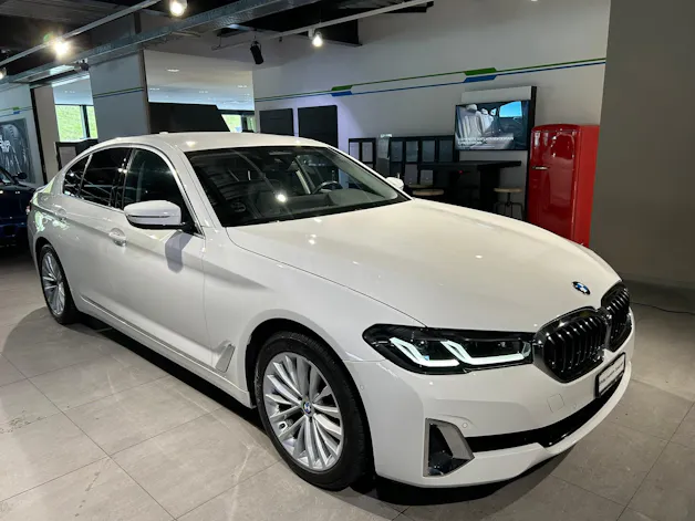 BMW 520d xDrive 48V Luxury Line Steptronic