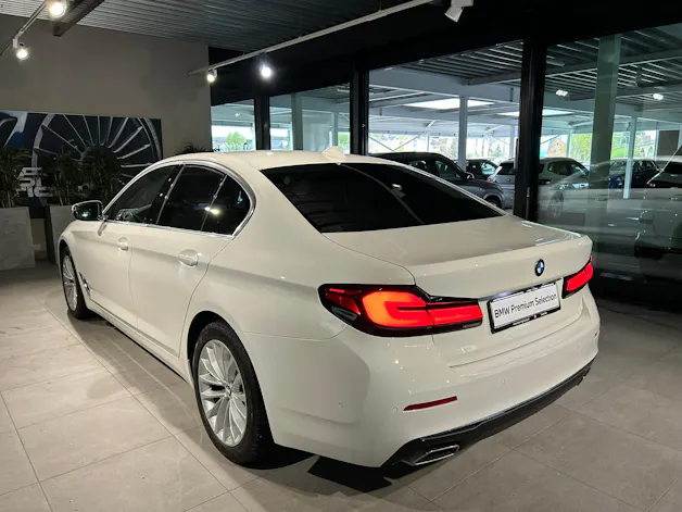 BMW 520d xDrive 48V Luxury Line Steptronic