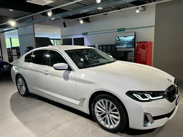 BMW 520d xDrive 48V Luxury Line Steptronic