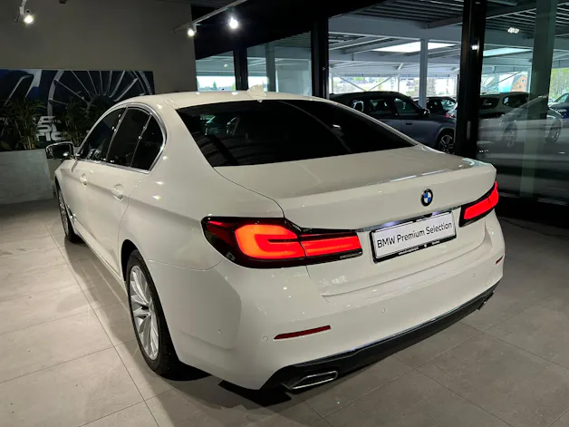 BMW 520d xDrive 48V Luxury Line Steptronic