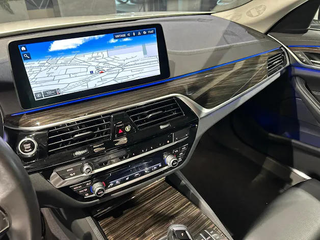 BMW 520d xDrive 48V Luxury Line Steptronic