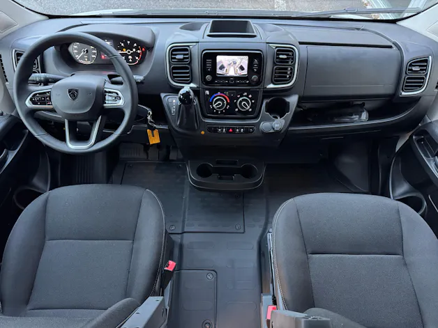 Peugeot Boxer 2.2 HDI 335 L3H2 EAT8