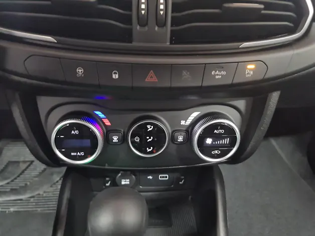 Fiat Tipo Hybrid 1.5 Swiss Edition Cross