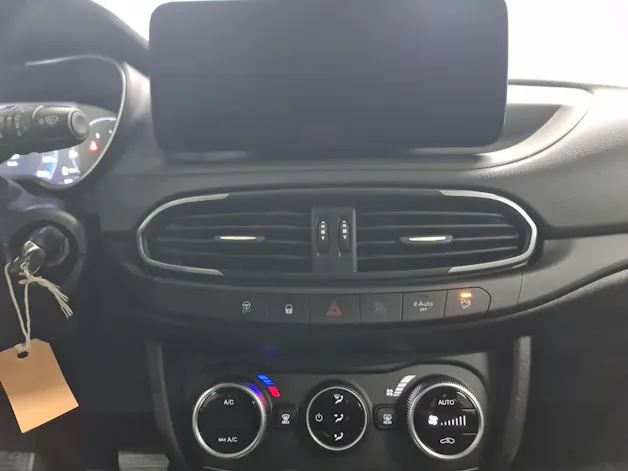 Fiat Tipo Hybrid 1.5 Swiss Edition Cross