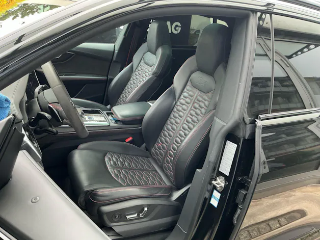 Audi RS Q8 4.0 TFSI QUATTRO *** KERAMIK BREMSEN & 5 JAHRE AUD WERKSGARANTIE ***