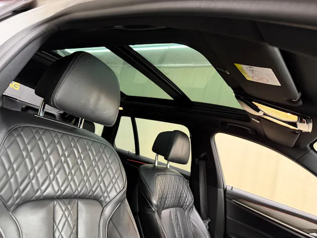 BMW 540i xDrive Touring Luxury Line Steptronic