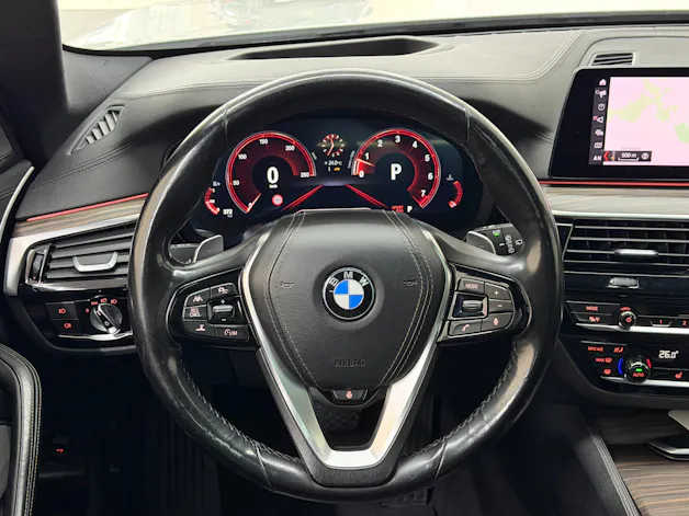 BMW 540i xDrive Touring Luxury Line Steptronic
