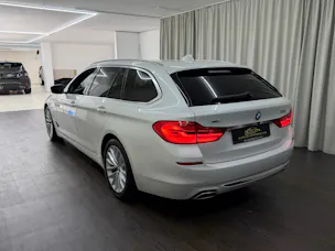 BMW 540i xDrive Touring Luxury Line Steptronic