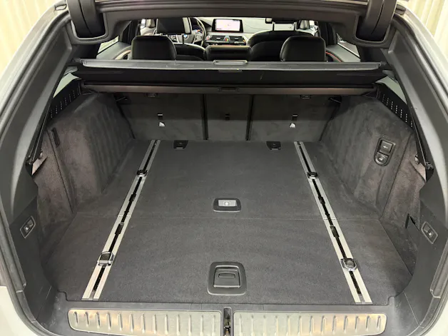 BMW 540i xDrive Touring Luxury Line Steptronic