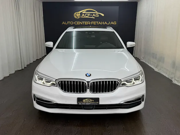 BMW 540i xDrive Touring Luxury Line Steptronic
