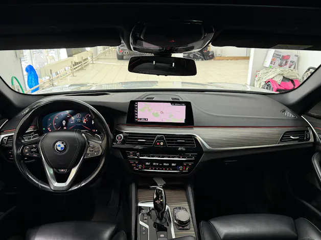 BMW 540i xDrive Touring Luxury Line Steptronic