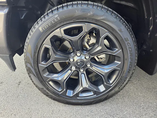 Dodge Ram 1500 5.7 V8 4x4 Limited 396PS / 3.5T AHK