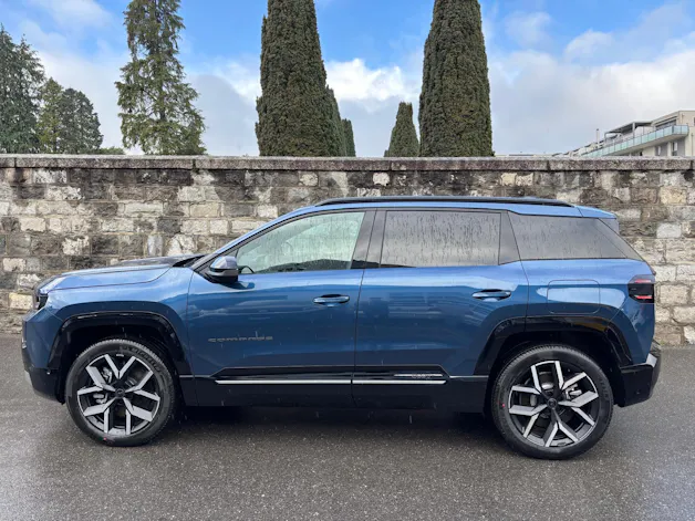 Jeep Compass Elektro 74kWh First Edition