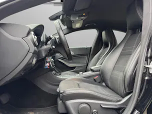 Mercedes-Benz CLA 200 Urban 7G-DCT