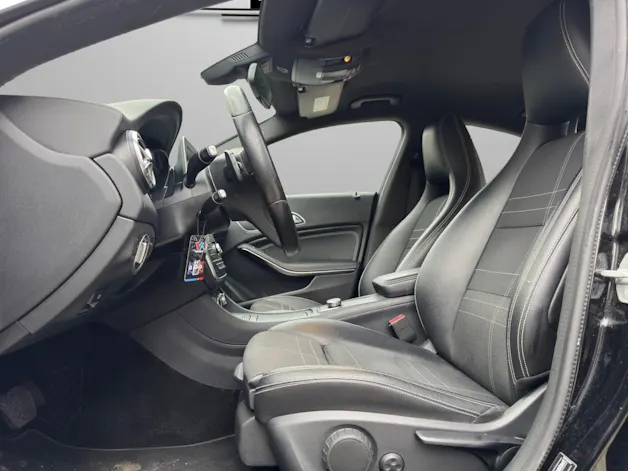 Mercedes-Benz CLA 200 Urban 7G-DCT