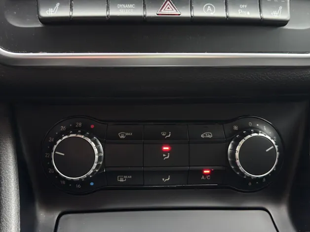 Mercedes-Benz CLA 200 Urban 7G-DCT