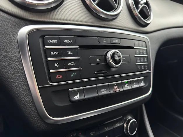 Mercedes-Benz CLA 200 Urban 7G-DCT