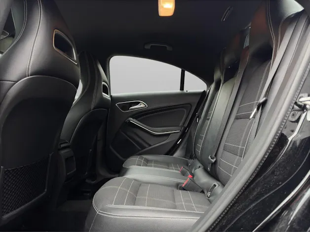Mercedes-Benz CLA 200 Urban 7G-DCT