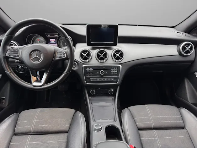 Mercedes-Benz CLA 200 Urban 7G-DCT
