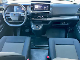 Peugeot Traveller 2.0 BlueHDi Business Standard EAT8