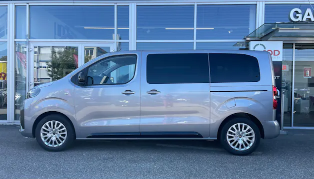 Peugeot Traveller 2.0 BlueHDi Business Standard EAT8