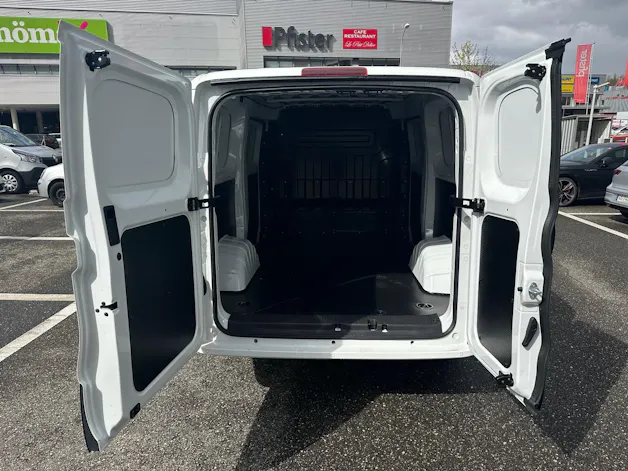 Maxus eDeliver 5 L1 64kWh