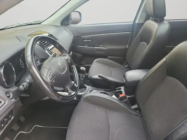 Peugeot 4008 1.8 HDi Allure 4WD