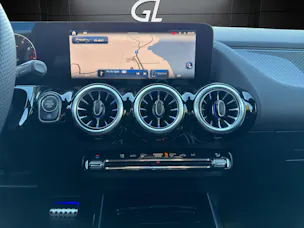Mercedes-Benz GLA 220 4Matic 8G-DCT