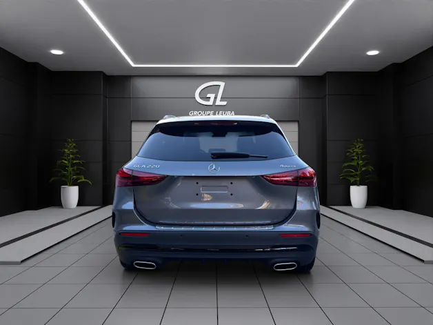 Mercedes-Benz GLA 220 4Matic 8G-DCT