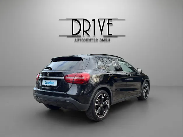 Mercedes-Benz GLA 200 d Swiss Star Edition Style 4Matic 7G-DCT