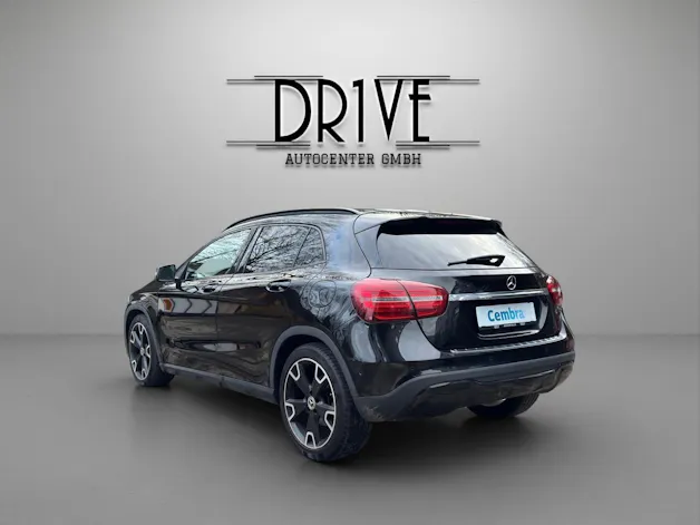 Mercedes-Benz GLA 200 d Swiss Star Edition Style 4Matic 7G-DCT