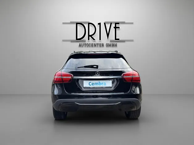 Mercedes-Benz GLA 200 d Swiss Star Edition Style 4Matic 7G-DCT