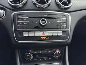 Mercedes-Benz GLA 200 d Swiss Star Edition Style 4Matic 7G-DCT