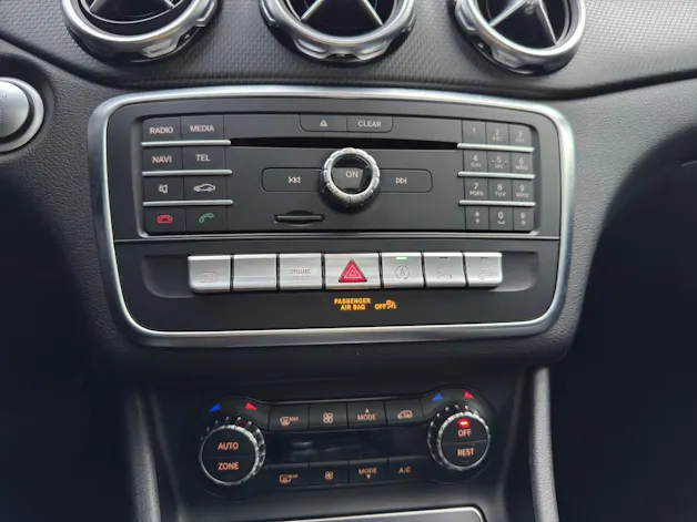 Mercedes-Benz GLA 200 d Swiss Star Edition Style 4Matic 7G-DCT