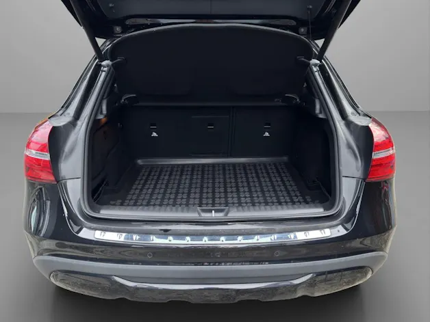 Mercedes-Benz GLA 200 d Swiss Star Edition Style 4Matic 7G-DCT