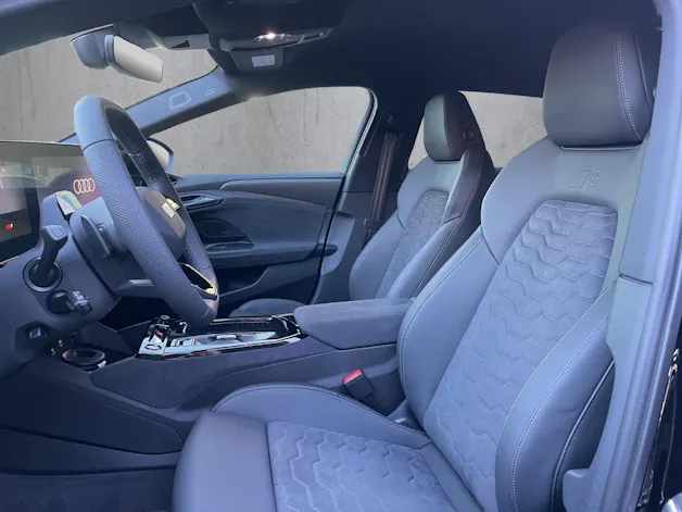 Audi A6 Avant e-tron quattro