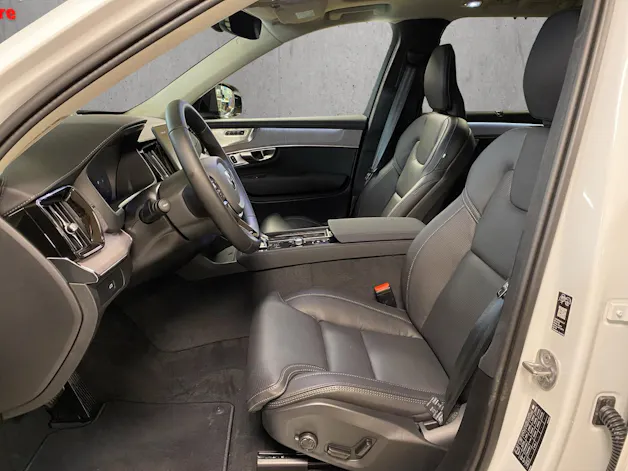Volvo XC90 B5 Benzin Mild Hybrid AWD Ultra Dark Geartronic