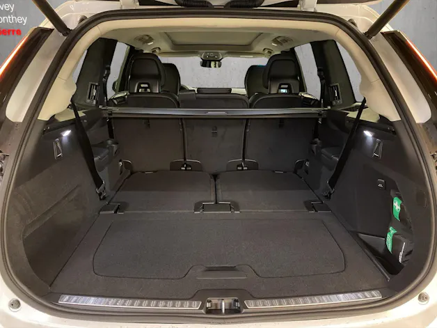 Volvo XC90 B5 Benzin Mild Hybrid AWD Ultra Dark Geartronic