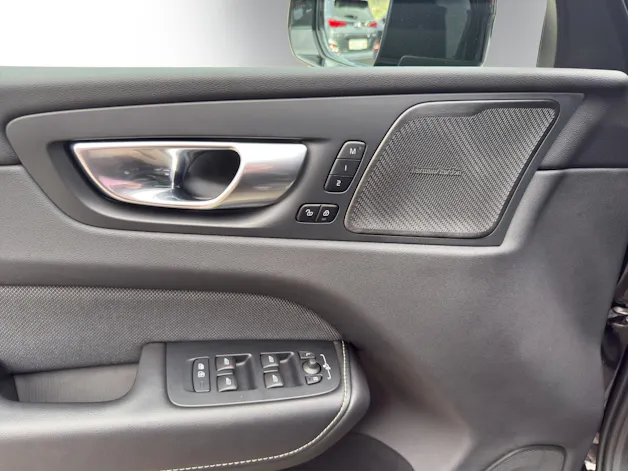 Volvo XC60 T8 eAWD Ultim Dark