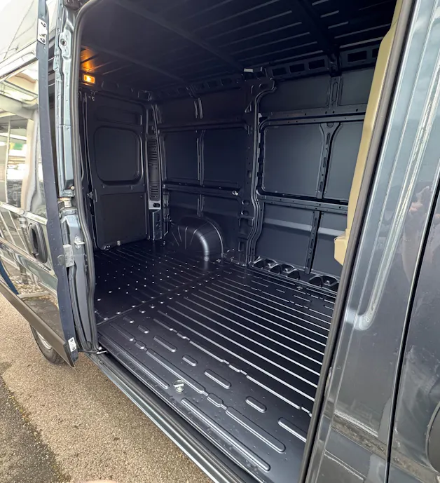 Peugeot Boxer 2.2 HDI 335 L2H2 EAT8