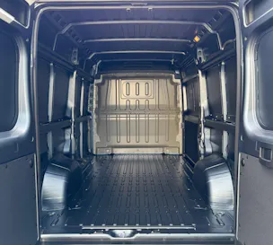 Peugeot Boxer 2.2 HDI 335 L2H2 EAT8