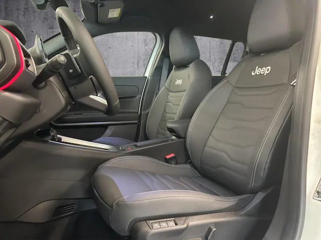 Jeep Avenger 1.2 Turbo MHEV Overland Leather 4xe