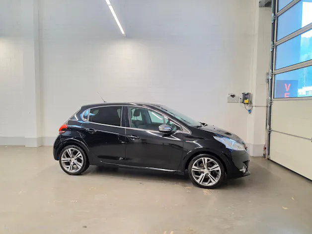 Peugeot 208 1.2 PureTech GT Line EAT6