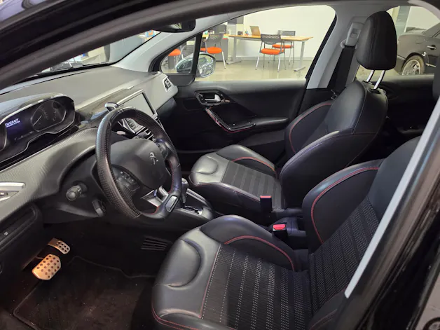 Peugeot 208 1.2 PureTech GT Line EAT6