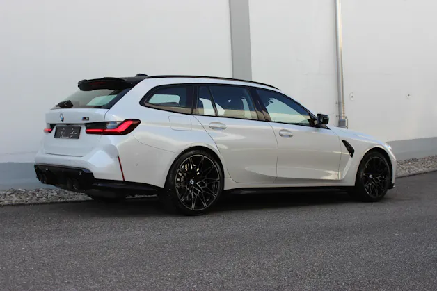 BMW M3 Competition M xDrive Touring Individual *MINERALWEISS*