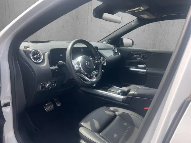 Mercedes-Benz GLA 250 4Matic AMG Line 8G-DCT