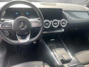 Mercedes-Benz GLA 250 4Matic AMG Line 8G-DCT