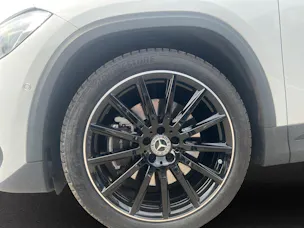 Mercedes-Benz GLA 250 4Matic AMG Line 8G-DCT