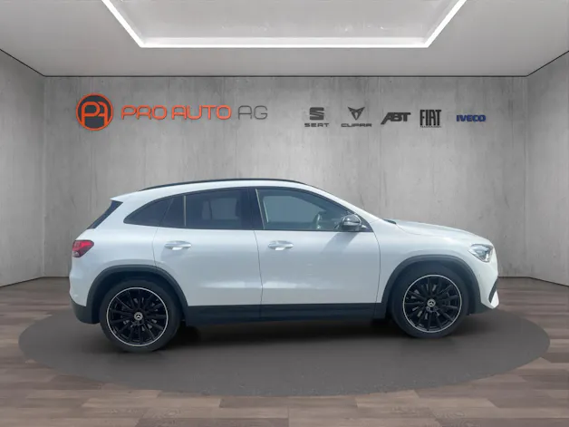 Mercedes-Benz GLA 250 4Matic AMG Line 8G-DCT